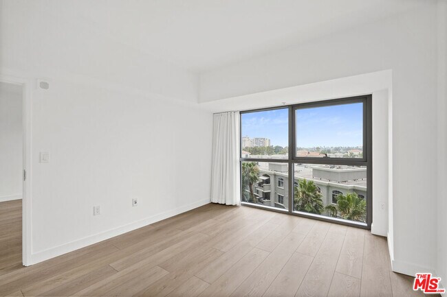 Foto del edificio - 13700 Marina Pointe Dr