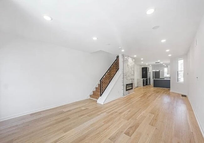 Building Photo - 6113 Webster St