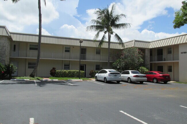 Foto del edificio - 10789 N Military Trl