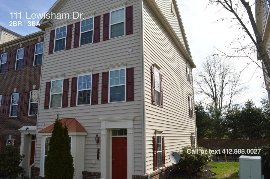 Primary Photo - Immaculate end unit Cranberry Townhome