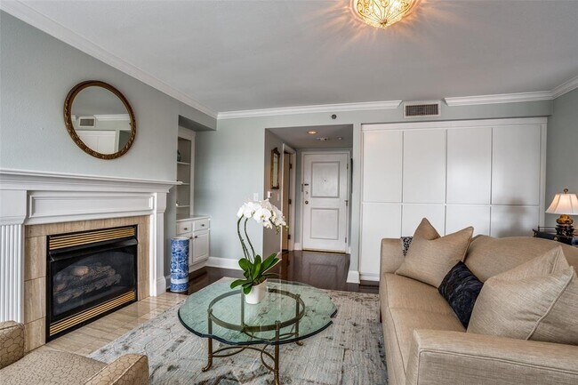 Foto del edificio - 4242 Lomo Alto Dr