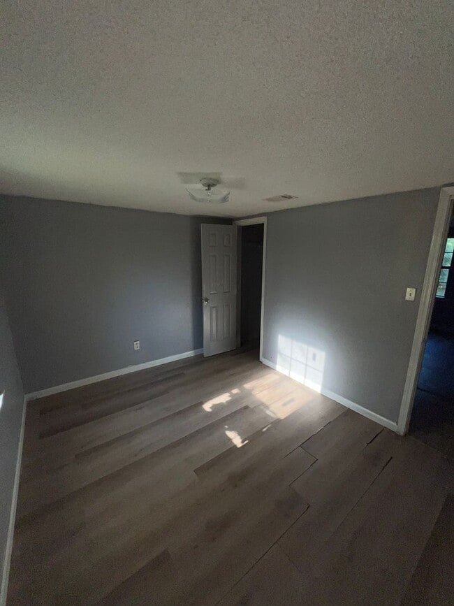 Foto del edificio - 2109 Ragsdale Ave