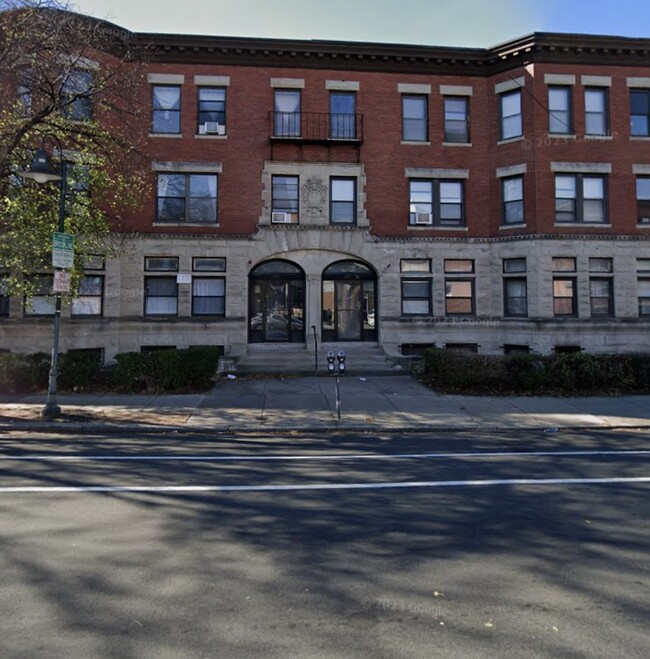 Foto del edificio - 243 Harvard Ave