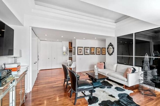 Building Photo - 2 bedroom in NEW YORK NY 10006
