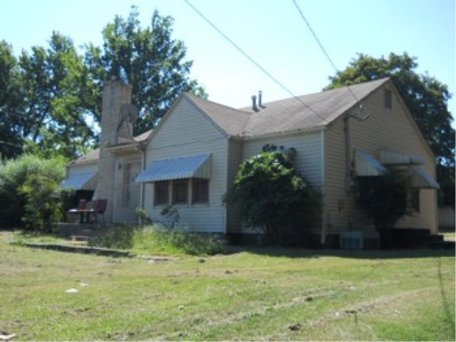 Primary Photo - 2809 W Commercial St