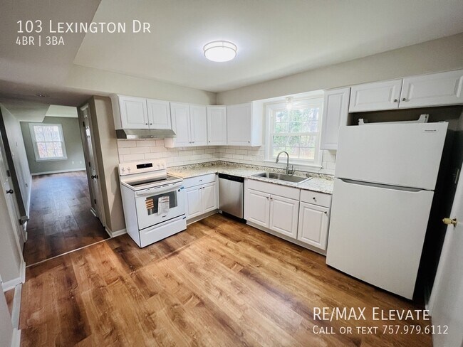 Photo - 103 Lexington Dr House