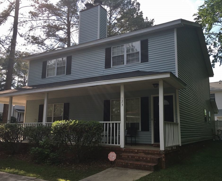 Primary Photo - 123 Country Town Dr
