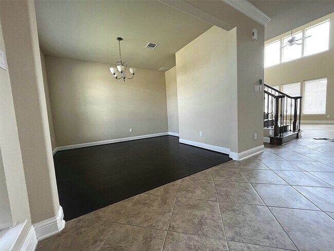 Building Photo - 307 Maverick Run Ct