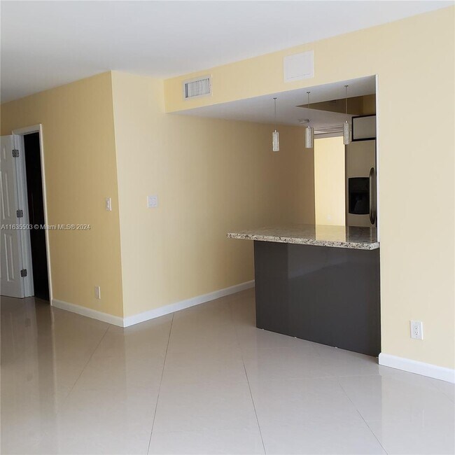 Foto del edificio - 701 Three Islands Boulevard