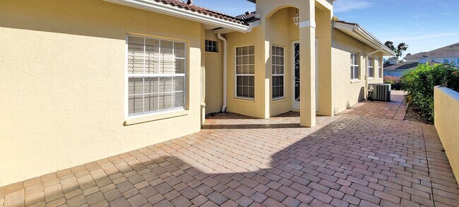 Building Photo - Vista Del Lago Annual Villa for Rent