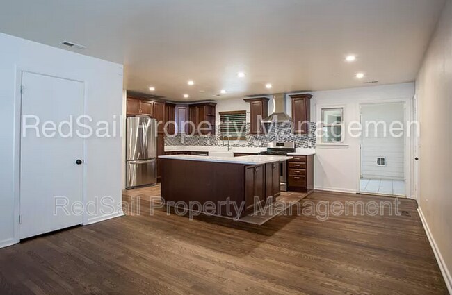 Foto del edificio - 730 Harpersville Rd