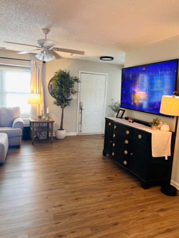 Building Photo - 1005 Winged Foot Ct