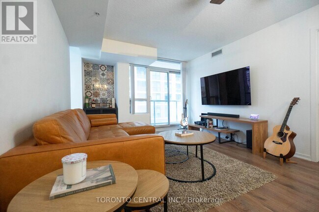 Building Photo - 68 Abell St