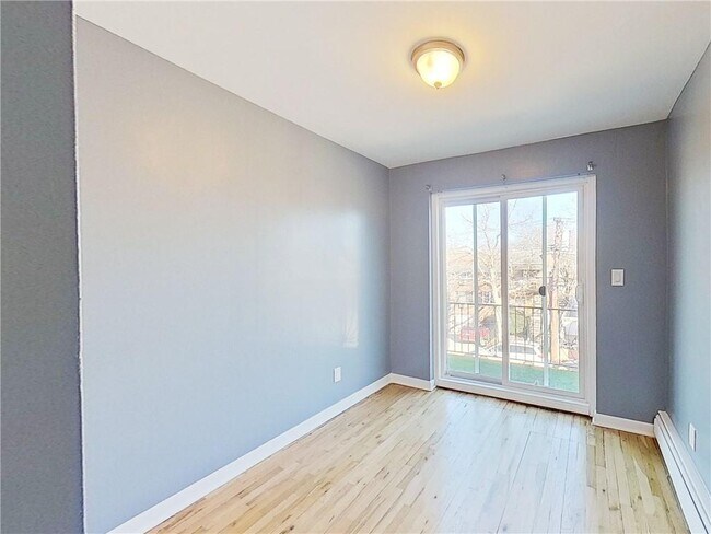 Building Photo - 1232 E 55th St