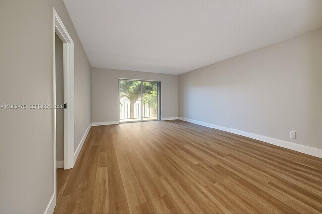 Foto del edificio - 333 NW 17th Ct