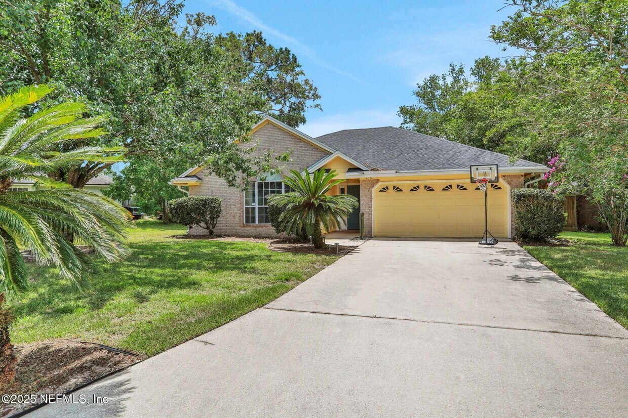 Foto principal - 12350 Shaky Leaf Ct