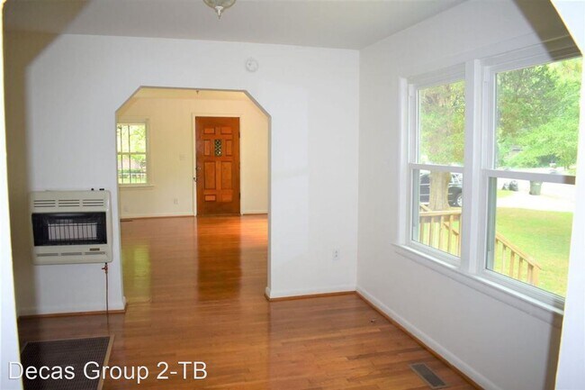 Foto del edificio - 2 br, 1 bath House - 516 23rd Ave NE
