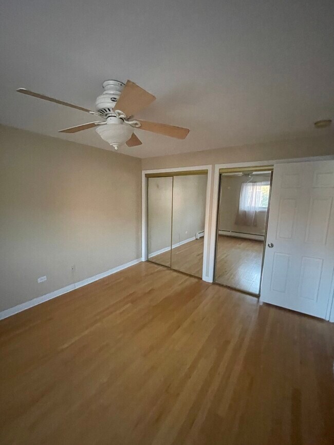 Building Photo - 8845 Lamon Ave
