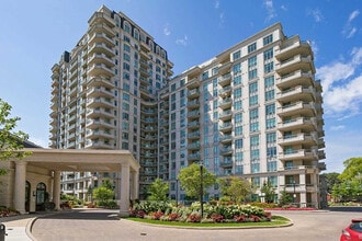 Building Photo - 10 Bloorview Pl
