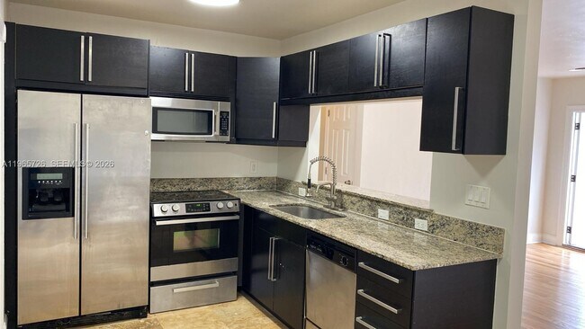 Foto del edificio - 713 SW 10th St