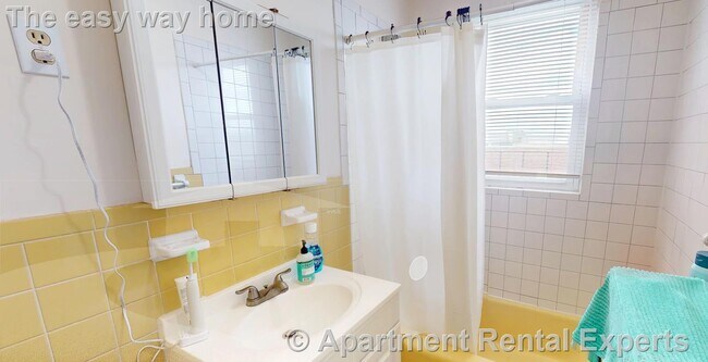 Building Photo - 402 Highland Ave