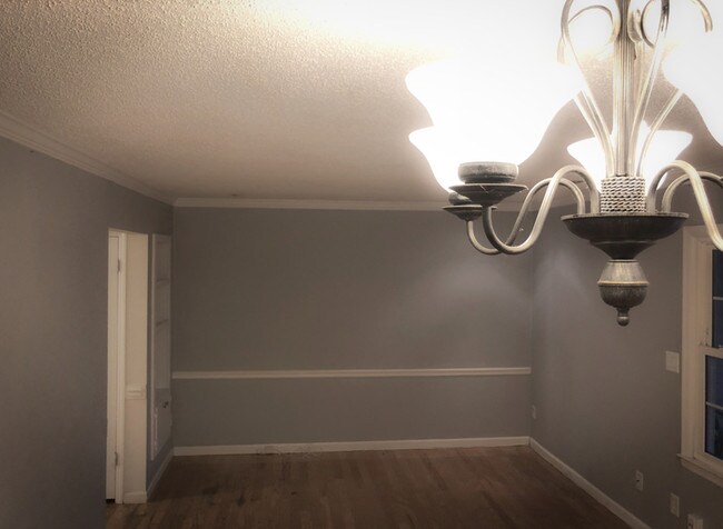 Foto del edificio - 8012 Regent Park Ln