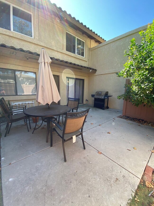 Foto del edificio - Ventura - Two bedroom, one bath single sto...