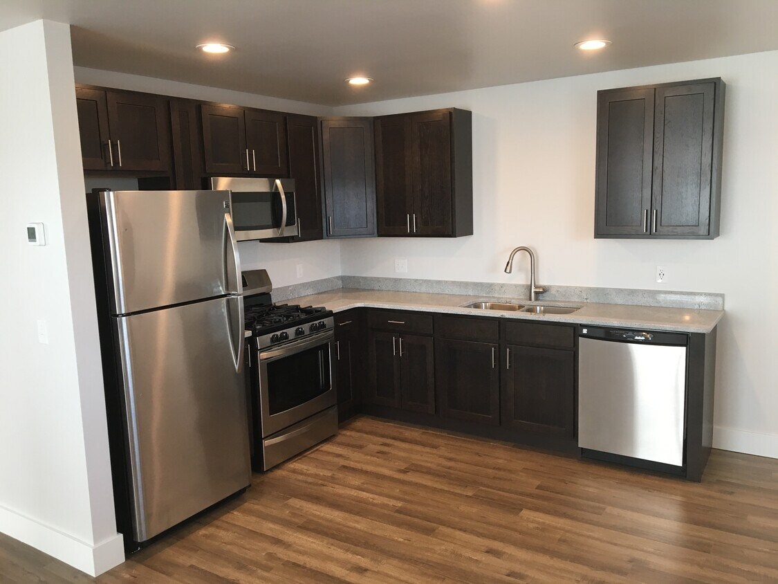Primary Photo - 5305 Westmorland Dr