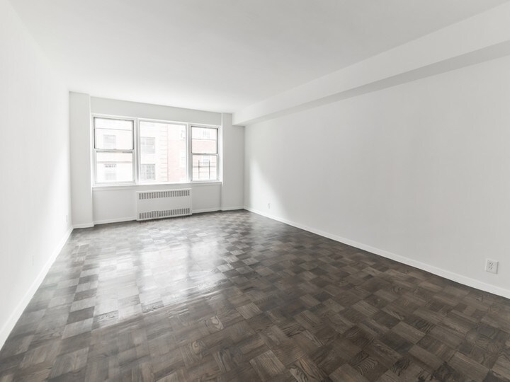 Primary Photo - 353 W 57th St