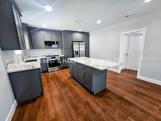 Foto del edificio - 1551 W 103rd St