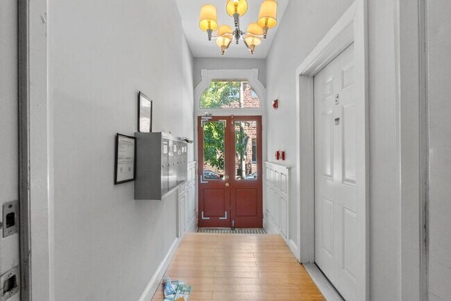 Foto del edificio - 1226 N Calvert St