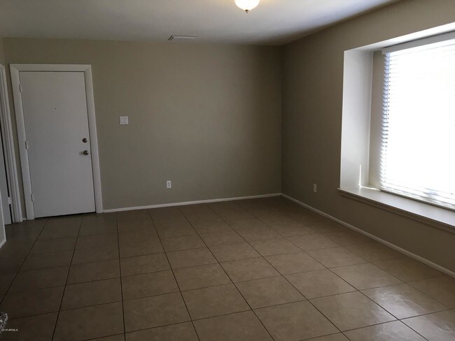 Foto del edificio - 4217 N 64th Ave