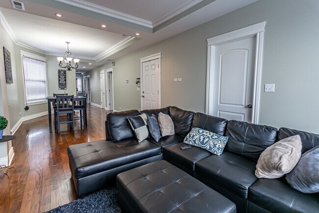 2nd Fl-Living Rm - 5944 W Diversey Ave