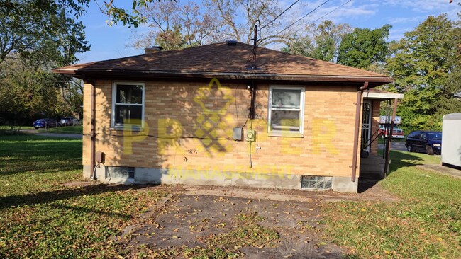 Building Photo - Recently renovated 2 bedroom house