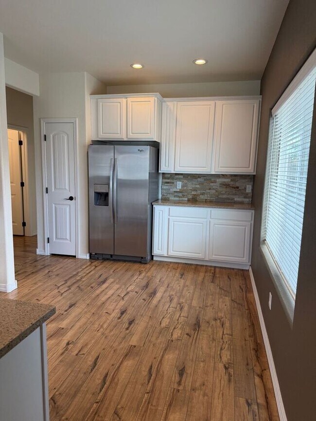 Foto del edificio - Beautiful Newly Renovated 3 Bedroom 2 Bath Home