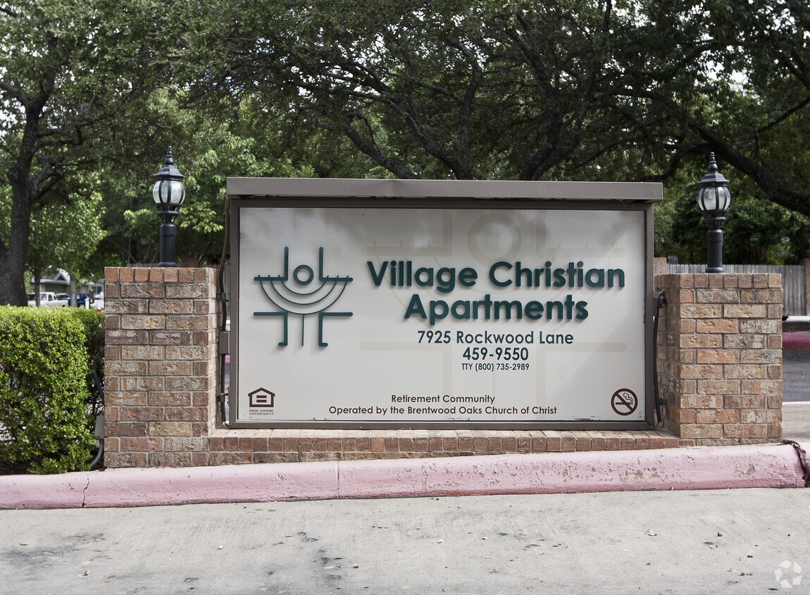 Foto del edificio - Village Christian Apartments