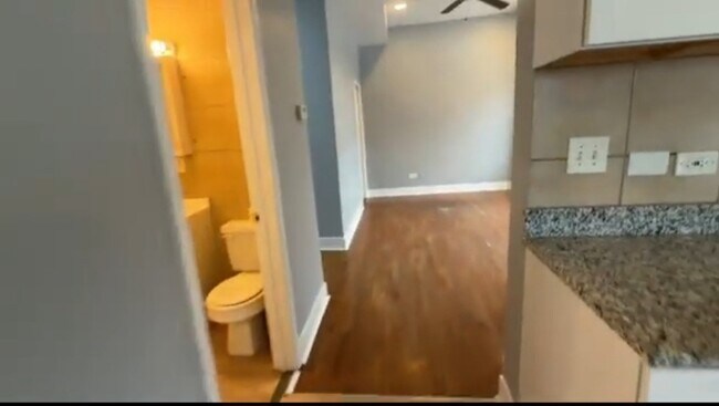 Foto del edificio - 2286 S Blue Island Ave