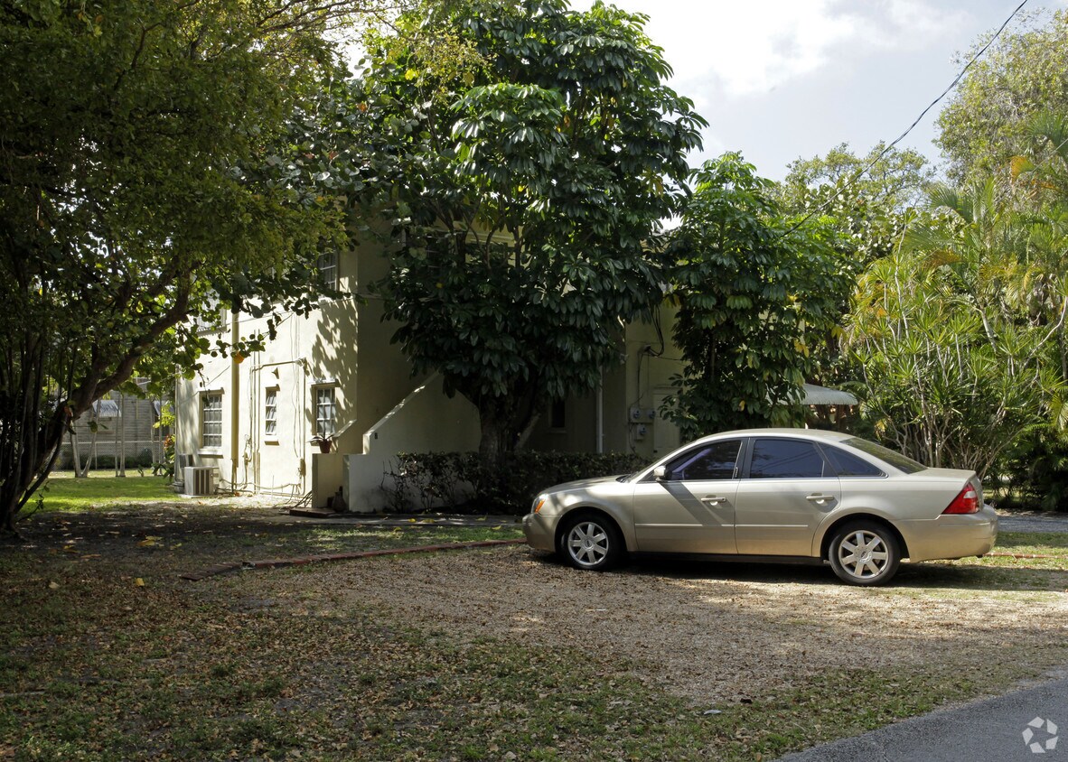 Foto del edificio - 12025 NE 8th Ave