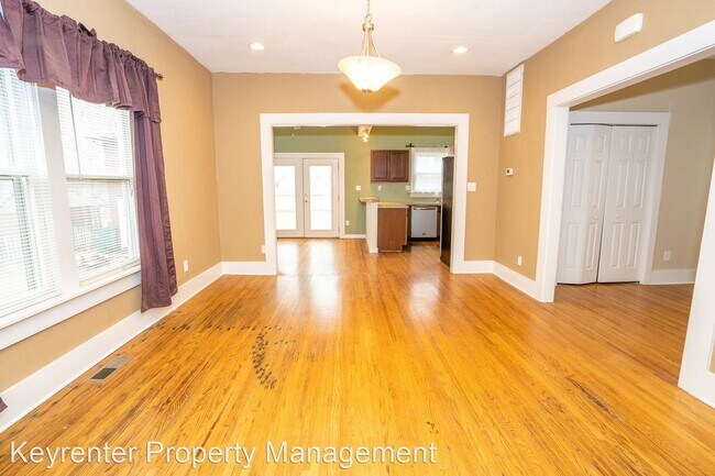 Building Photo - 3 br, 2.5 bath House - 1129 N Denver Ave