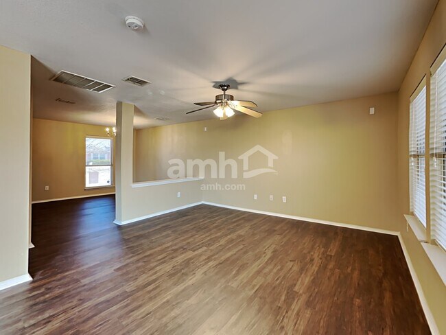 Foto del edificio - 2909 Kimbrough Ln