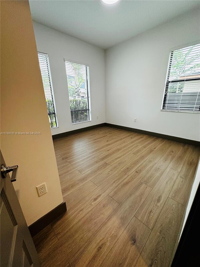 Building Photo - 15957 SW 136 Way