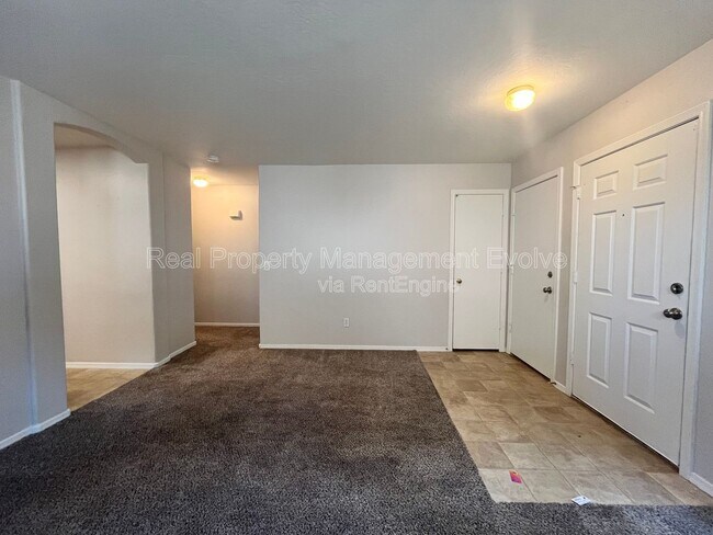 Foto del edificio - 14751 W Redfield Rd