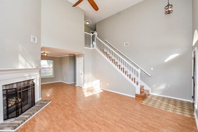 Foto del edificio - 16834 Scenic Gardens Dr