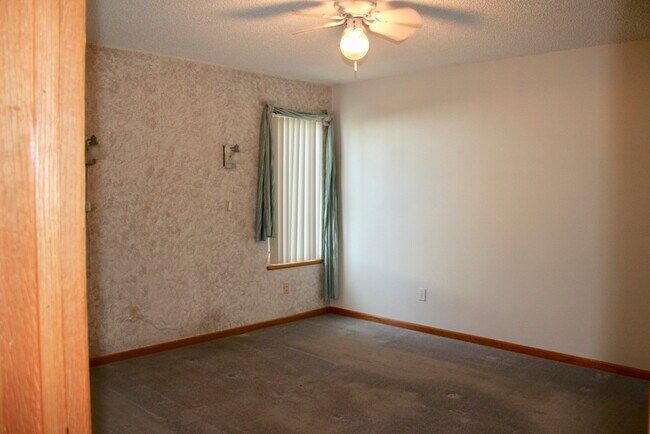 Building Photo - 1610 Cattail Dr