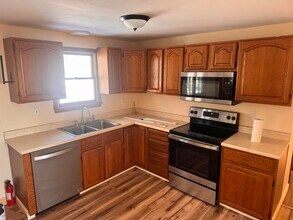 Building Photo - 66 Beaver St