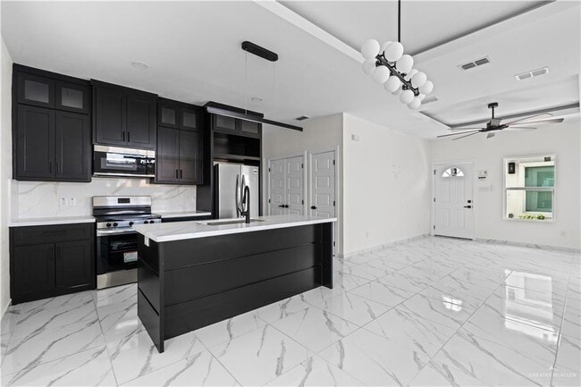 Building Photo - 13 Buccaneer Dr