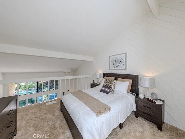 Foto del edificio - 4900 4900 E Chapman Ave