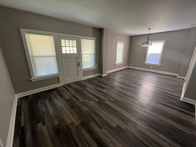 Building Photo - 4851 Foley Rd 4BR/1BA (Oak Hills)