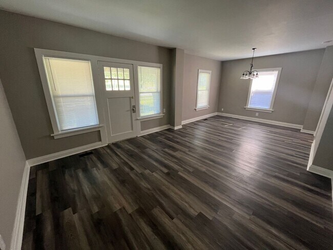 Foto del edificio - 4851 Foley Rd 4BR/1BA (Oak Hills)