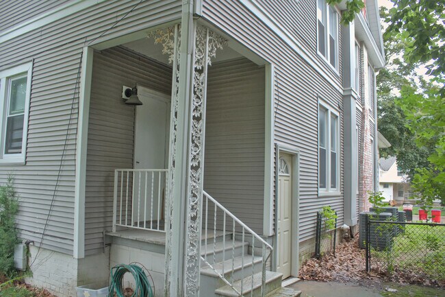 Building Photo - 311 W Columbia Ave